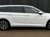 Usado VW Passat Executive 150 CV (110 kW) 2022 Blanco Familiar