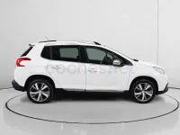 Usado Peugeot 2008 Allure 130 CV (95 kW) 2015 Blanco SUV