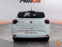 Usado Dacia Sandero Comfort 67 CV (49 kW) 2021 Blanco