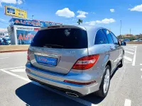 Usado Mercedes R300 190 CV (139 kW) 2011 Gris / plata Monovolumen