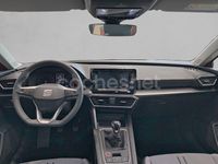 Usado Seat Leon Style 110 CV (80 kW) 2022 Rojo Familiar