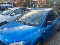 Usado Ford Focus Trend 109 CV (80 kW) 2005 Azul Berlina