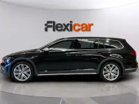 Usado VW Passat Alltrack 240 CV (176 kW) 2020 Negro Familiar