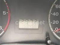 Usado Ford Focus Trend 90 CV (66 kW) 2005 Gris / plata Berlina