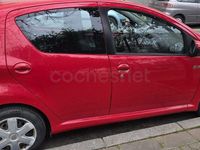 Usado Toyota Aygo 68 CV (50 kW) 2010 Granate Utilitario