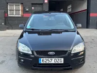 Usado Ford Focus Trend 100 CV (73 kW) 2006 Negro Berlina