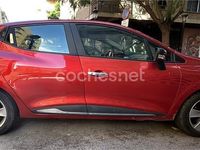 Usado Renault Clio IV Authentique 75 CV (55 kW) 2016 Rojo Berlina