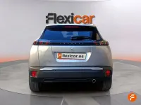 Usado Peugeot 2008 Allure 130 CV (95 kW) 2023 Gris / plata SUV