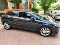Usado Opel Astra GTC Cosmo 140 CV (102 kW) 2007 Negro Berlina