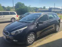 Usado Kia Ceed Sportswagon 110 CV (80 kW) 2013 Negro Familiar