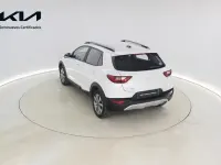 Usado Kia Stonic 100 CV (73 kW) 2025 Blanco SUV