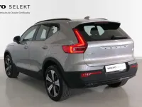Usado Volvo XC40 Core 169 kW (230 CV) 2023 Plateado SUV
