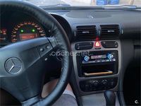 Usado Mercedes C220 143 CV (105 kW) 2001 Gris / plata Berlina