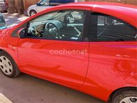 Usado Ford Ka Trend 69 CV (50 kW) 2015 Rojo Berlina
