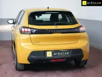 Usado Peugeot 208 Active 75 CV (55 kW) 2023 Amarillo Utilitario