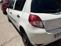 Usado Renault Clio II Business 75 CV (55 kW) 2011 Blanco Berlina