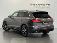 Usado VW Touareg Elegance 286 CV (210 kW) 2022 Gris / plata SUV
