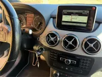 Usado Mercedes B180 109 CV (80 kW) 2013 Gris / plata Utilitario