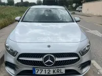 Usado Mercedes A180 109 CV (80 kW) 2018 Gris / plata Berlina