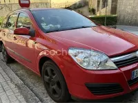 Usado Opel Astra Enjoy 100 CV (73 kW) 2005 Rojo Familiar