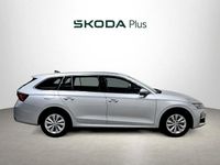Usado Skoda Octavia Selection 116 CV (85 kW) 2024 Gris plata Familiar