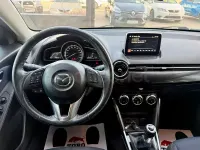Usado Mazda 2 90 CV (66 kW) 2017 Gris / plata Berlina