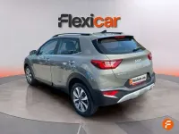 Usado Kia Stonic 84 CV (61 kW) 2023 Verde SUV