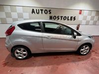 Usado Ford Fiesta Ambiente 70 CV (51 kW) 2008 Gris / plata Utilitario