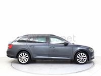 Usado Skoda Superb Ambition 150 CV (110 kW) 2016 Gris / plata Familiar