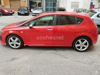 Usado Seat Leon Reference 140 CV (102 kW) 2006 Rojo Utilitario