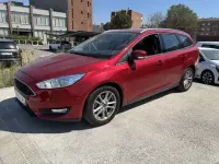 Usado Ford Focus Trend 120 CV (88 kW) 2015 Rojo Familiar