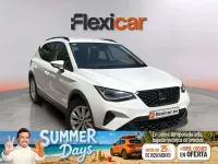 Usado Seat Arona Style Plus 110 CV (80 kW) 2022 Blanco SUV