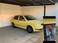 Usado Skoda Fabia Fresh 60 CV (44 kW) 2002 Amarillo Berlina
