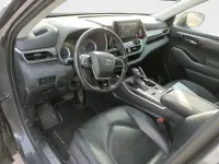 Usado Toyota Highlander Advance 246 CV (180 kW) 2022 Gris / plata SUV