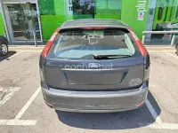 Usado Ford Focus Trend 100 CV (73 kW) 2005 Azul Berlina