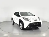 Usado Toyota Aygo X Play 72 CV (52 kW) 2025 Blanco SUV