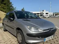 Usado Peugeot 206 75 CV (55 kW) 2000 Gris / plata Berlina