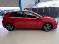 Usado Hyundai i30 N Line 120 CV (88 kW) 2023 Rojo Berlina