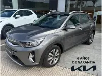 Usado Kia Stonic 100 CV (73 kW) 2025 Gris / plata SUV
