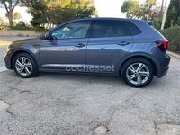Usado VW Polo R-line 110 CV (80 kW) 2024 Gris / plata Berlina