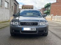 Usado Audi A4 Premium 130 CV (95 kW) 2002 Gris / plata Berlina