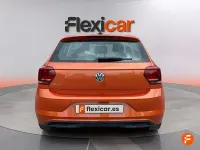 Usado VW Polo Advance 95 CV (69 kW) 2018 Naranja Utilitario