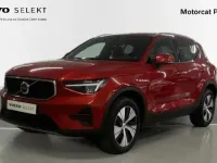 Usado Volvo XC40 Core 129 CV (94 kW) 2023 Rojo fusion m. c725e SUV