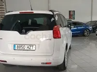 Usado Peugeot 5008 Active 120 CV (88 kW) 2014 Blanco Monovolumen