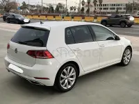 Usado VW Golf VII Sportline 150 CV (110 kW) 2019 Blanco Berlina