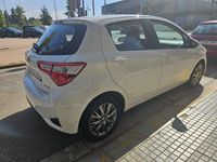 Usado Toyota Yaris Hybrid Advance 100 CV (73 kW) 2020 Blanco Berlina
