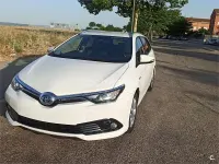 Usado Toyota Auris Hybrid Active 136 CV (100 kW) 2016 Blanco Familiar