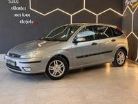 Usado Ford Focus Ambiente 90 CV (66 kW) 2004 Beige Berlina