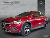 Usado Mercedes GLA200 163 CV (119 kW) 2022 Manufaktur rojo patagonia SUV