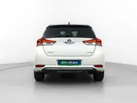 Usado Toyota Auris Hybrid 136 CV (100 kW) 2017 Blanco Berlina